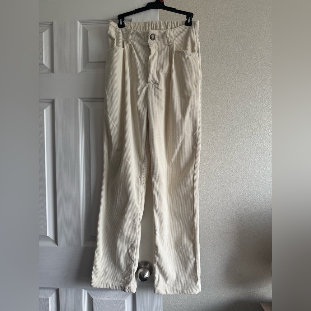 Cream Wide-Leg Corduroy Pants – Size M